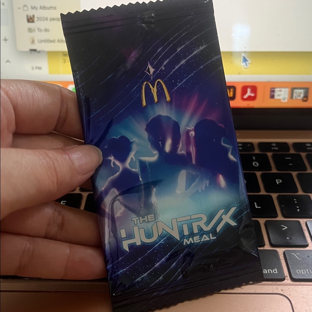 KPop Demon Hunters Zoey Trading Card Set - Picture 4 of 4